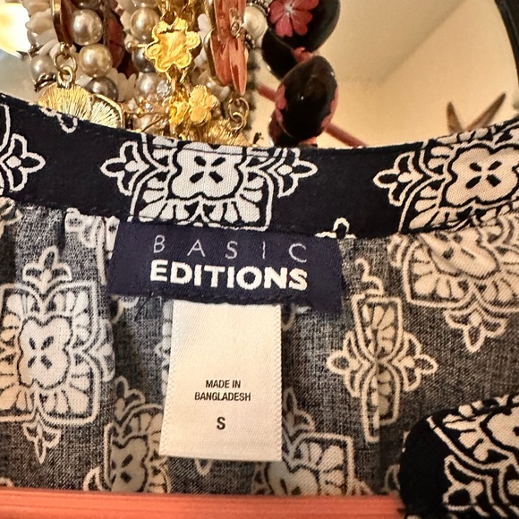 Basic Editions sleeveless top - Picture 2 of 6